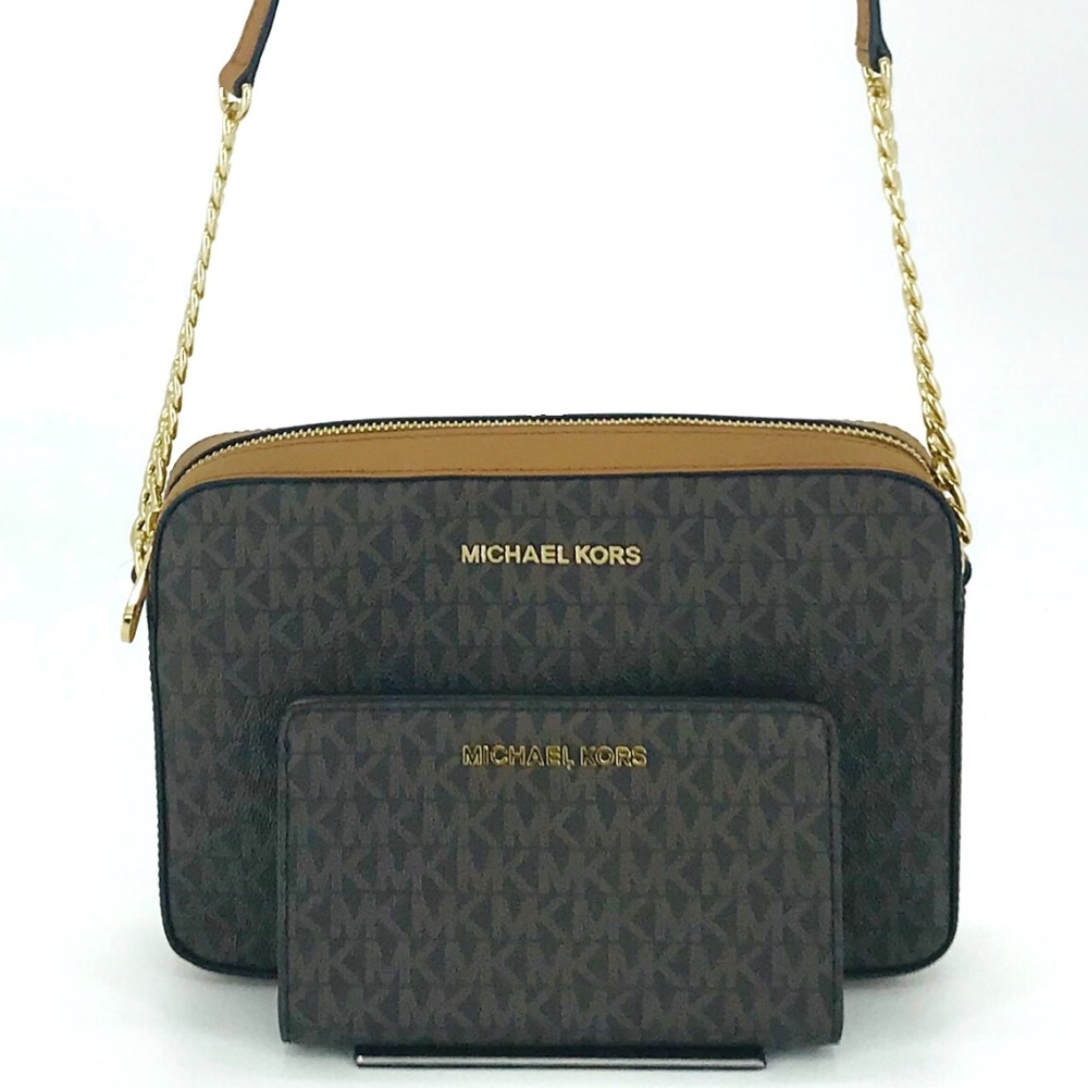 Michael Kors Jet Set Crossbody Wallet Set